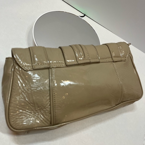 Charles David patent Leather Tan color Clutch/ Wristlet with DustBag! - Picture 4 of 16